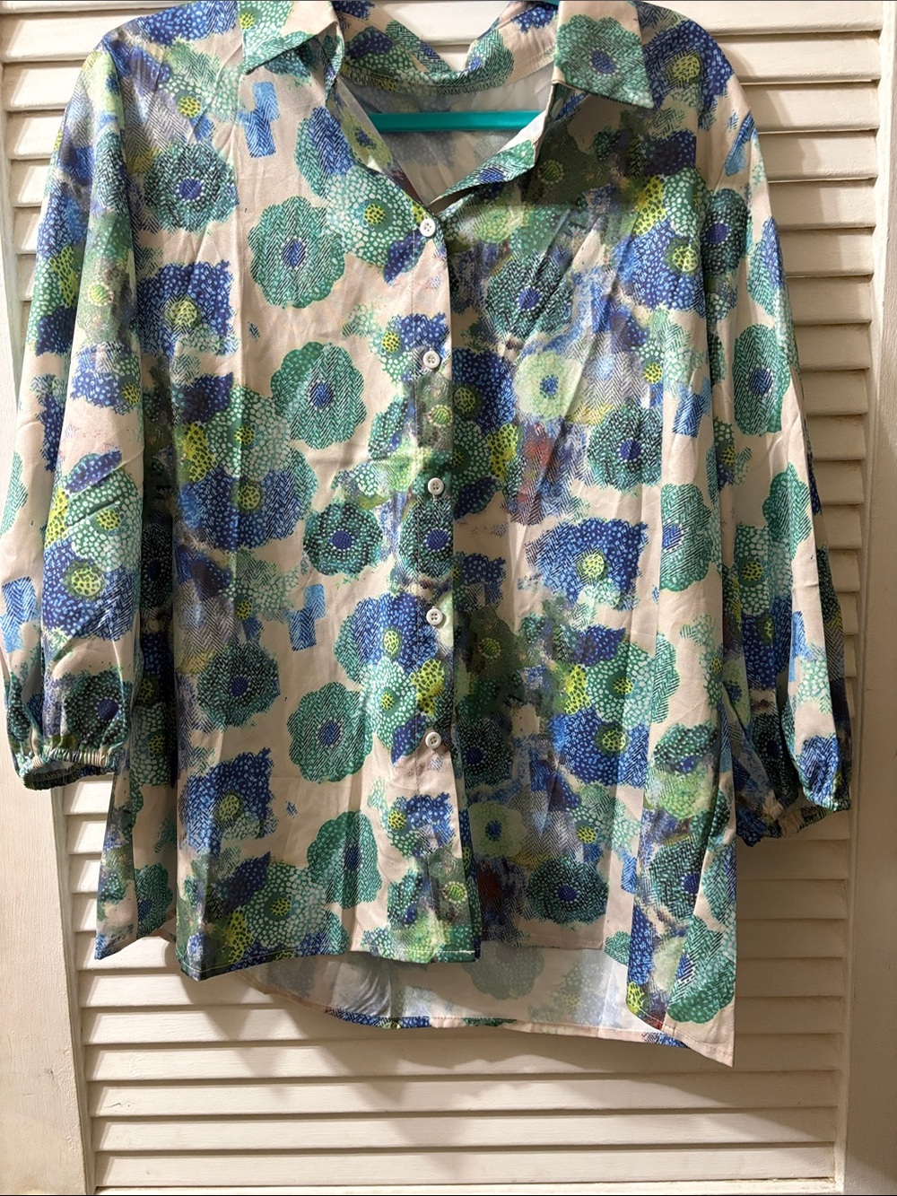 Source Unknown Floral Button-Down Blouse in Cream, Blue & Green